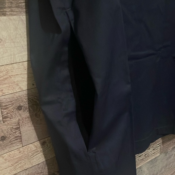 NWT! Men’s V-Neck Scrub Top with Pockets! Size S… - Picture 3 of 6